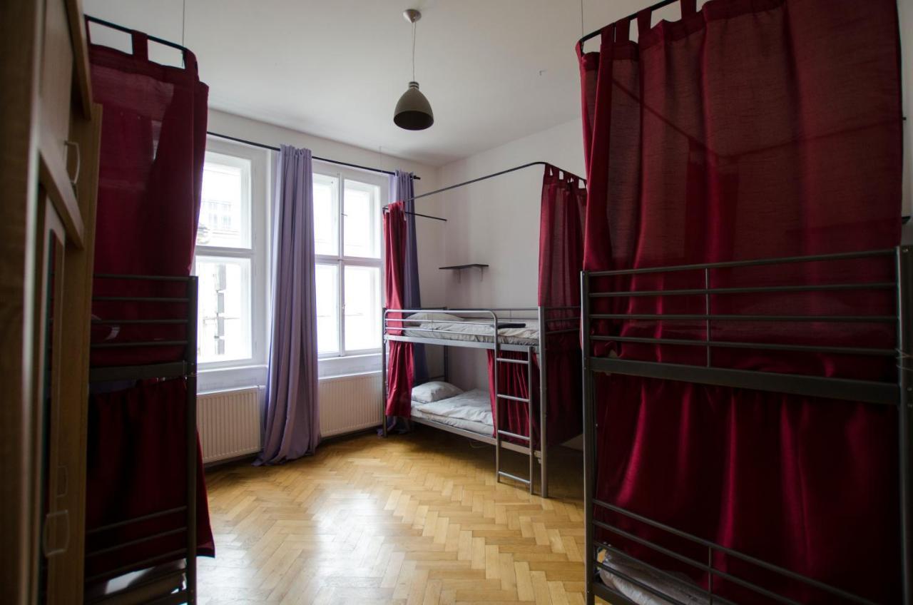 Globe Hostel Prague Adults Only Exterior photo