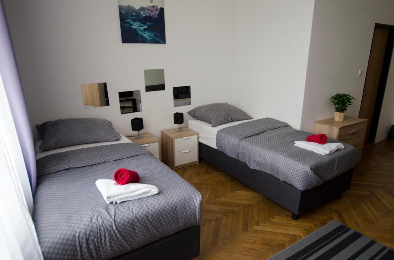 Globe Hostel Prague Adults Only Exterior photo