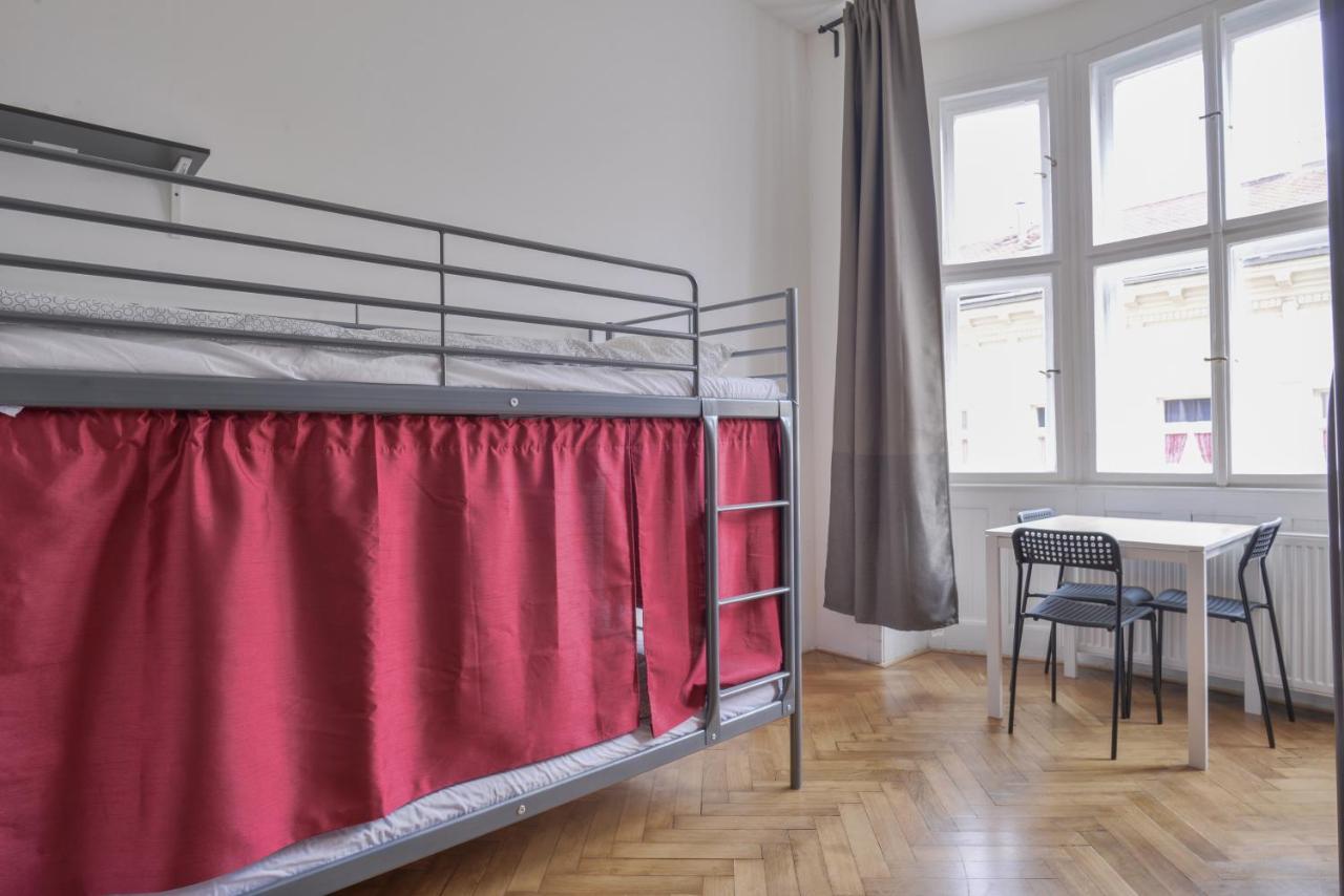 Globe Hostel Prague Adults Only Exterior photo