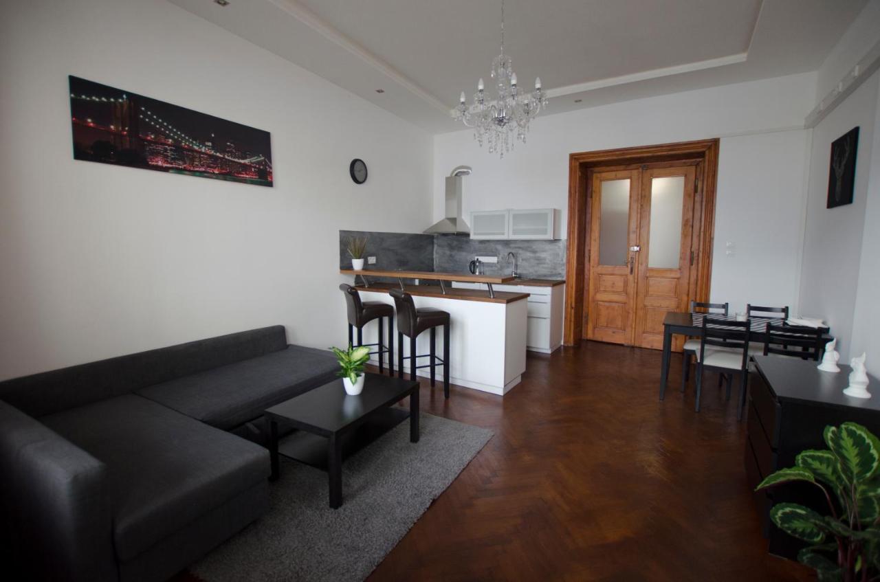 Globe Hostel Prague Adults Only Exterior photo