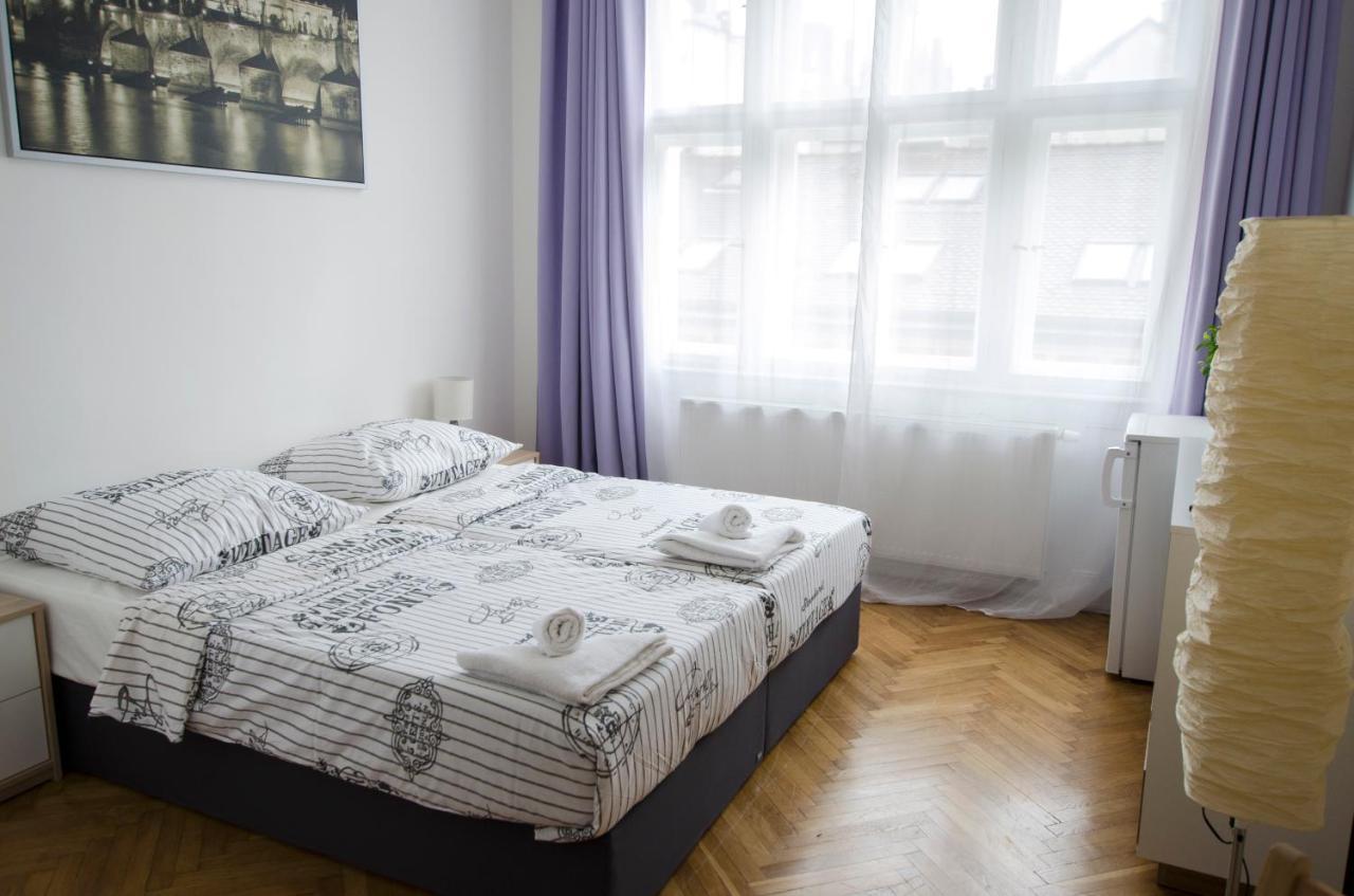 Globe Hostel Prague Adults Only Exterior photo