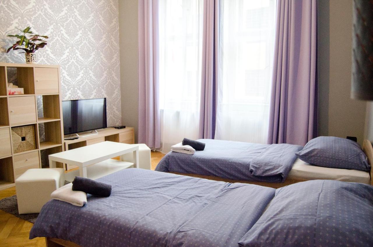 Globe Hostel Prague Adults Only Exterior photo