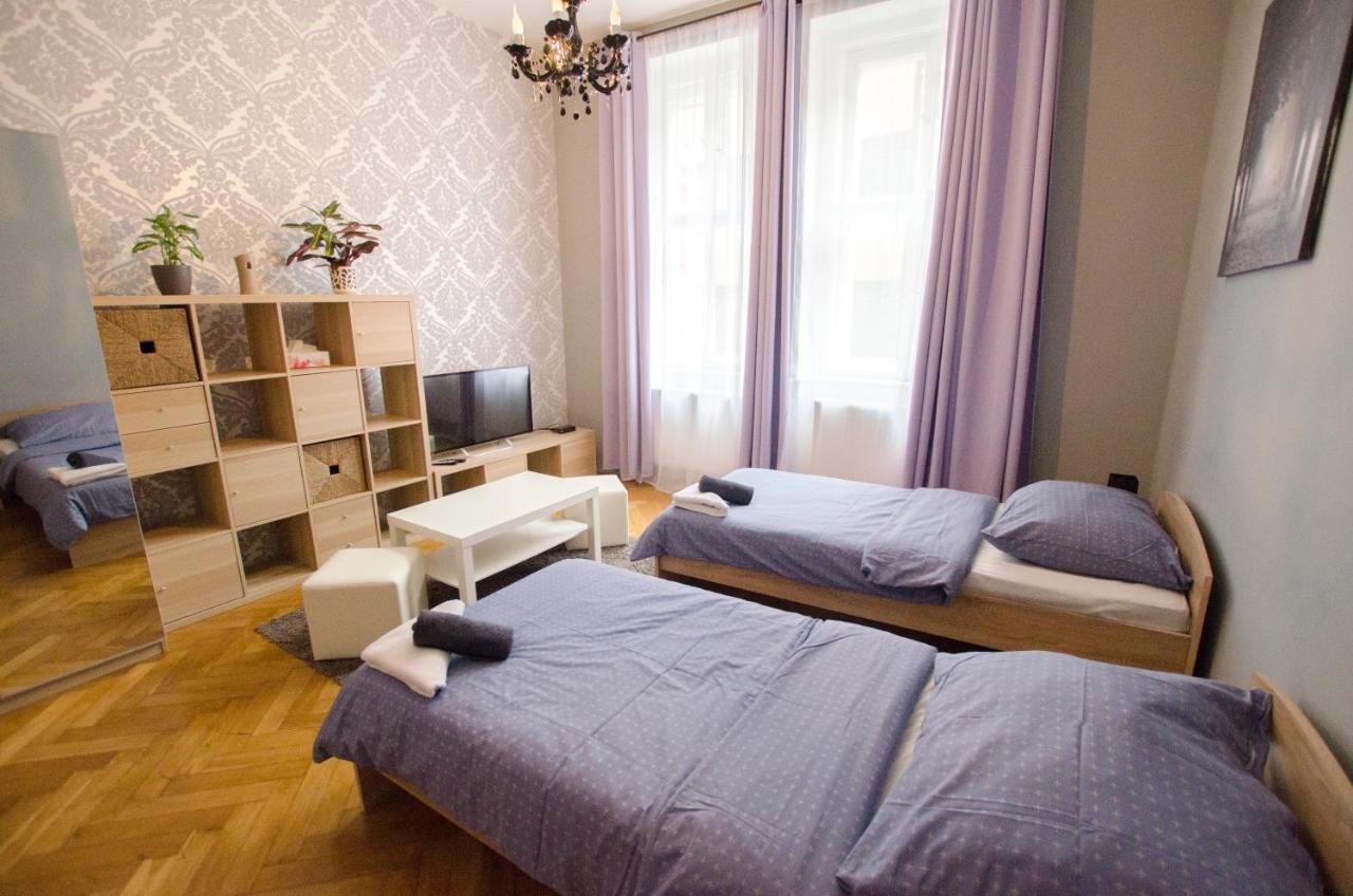 Globe Hostel Prague Adults Only Exterior photo