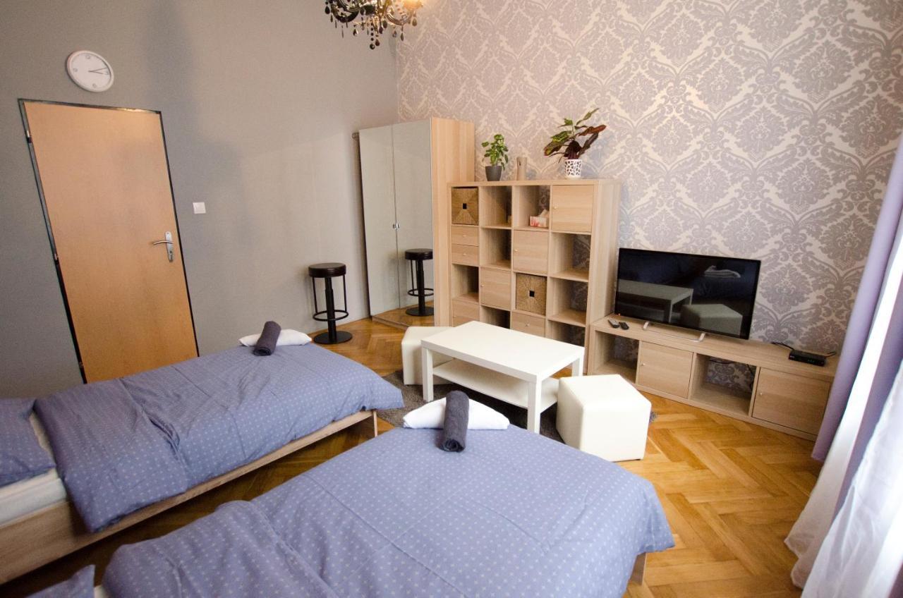 Globe Hostel Prague Adults Only Exterior photo
