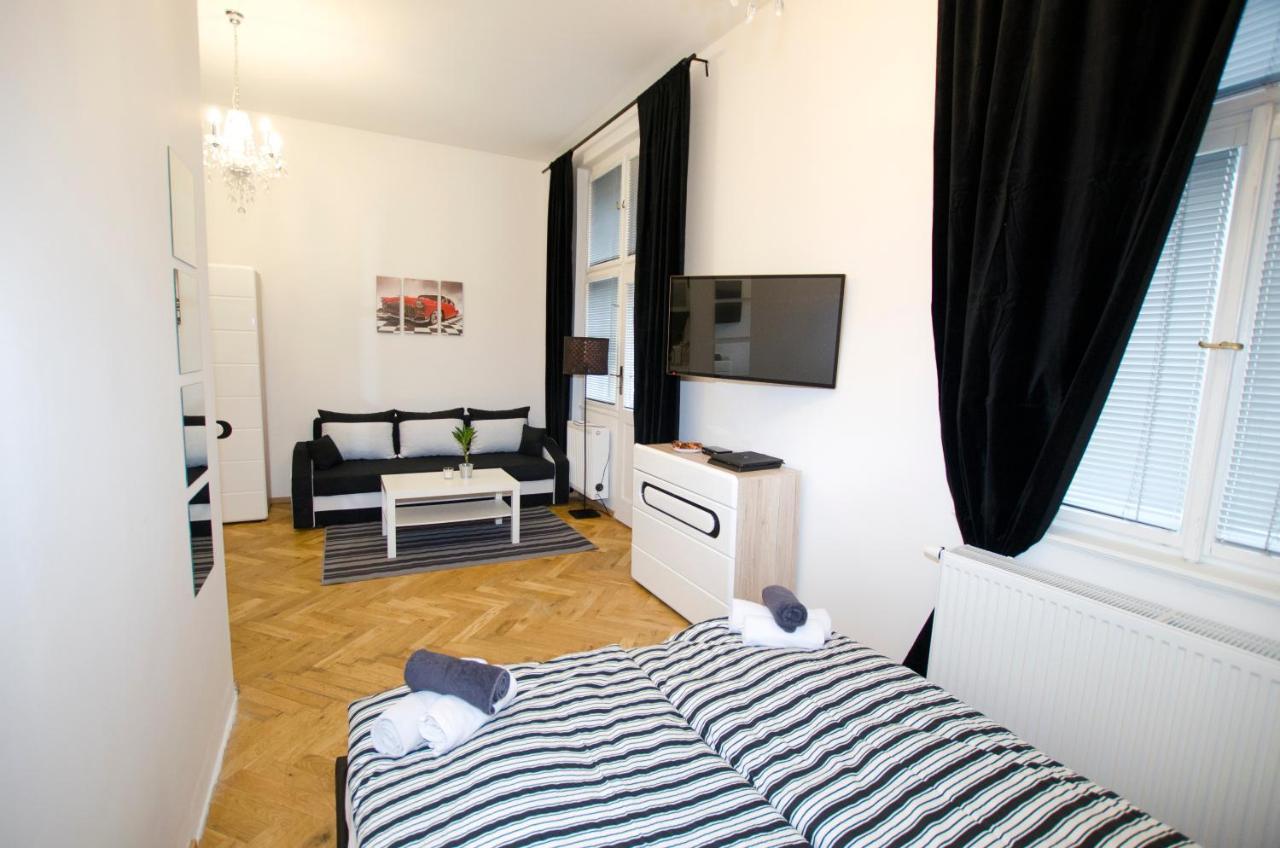 Globe Hostel Prague Adults Only Exterior photo