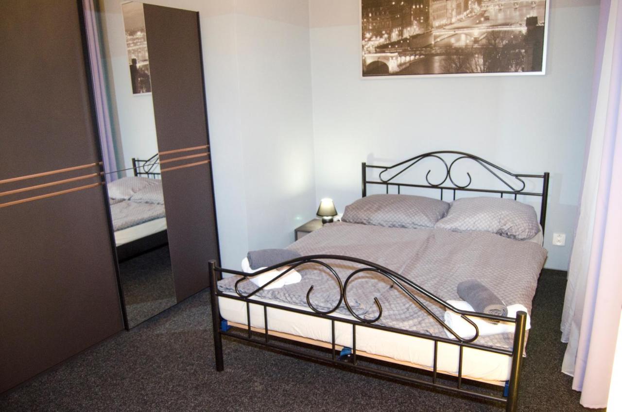 Globe Hostel Prague Adults Only Exterior photo