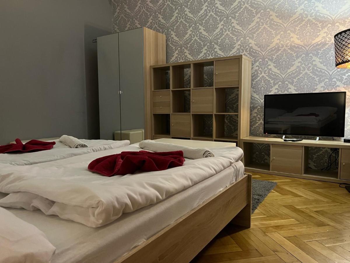 Globe Hostel Prague Adults Only Exterior photo