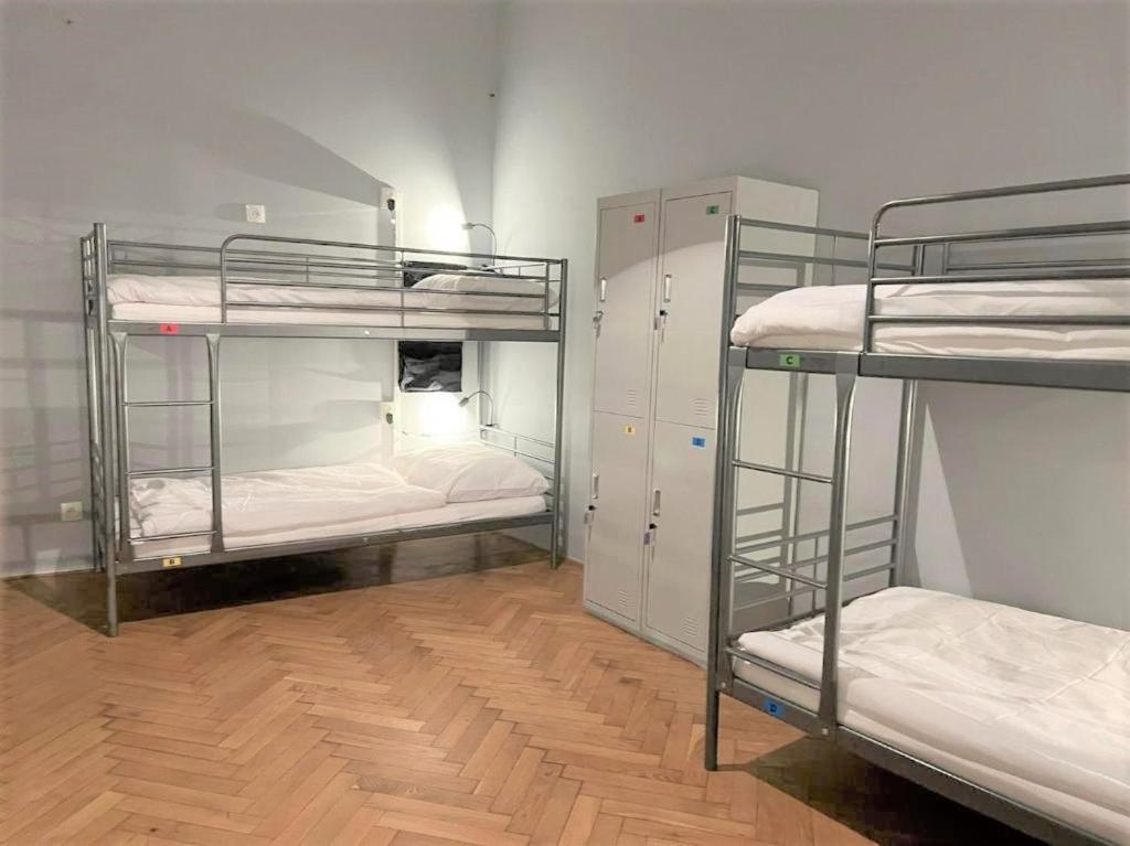 Globe Hostel Prague Adults Only Exterior photo